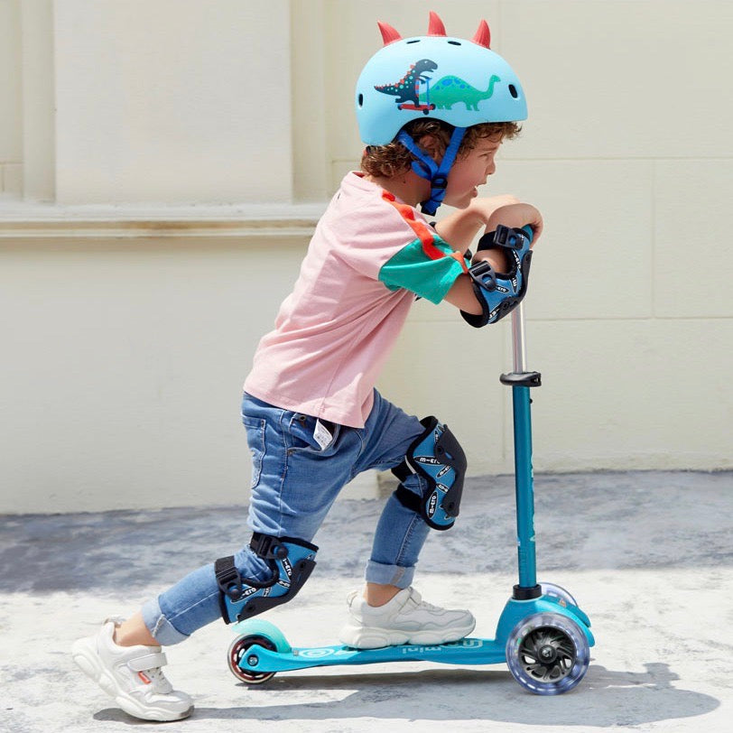 Mini Micro Aqua Scooter with Scootersaurus Helmet - Spotty Dot Toys