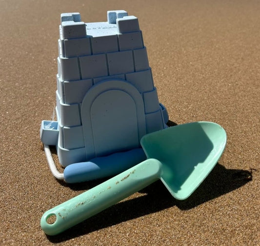 Clovelly Blue Castle Bucket Spotty Dot Toys
