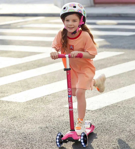 MICRO Maxi PInk Kids Scooter Spotty Dot Toys