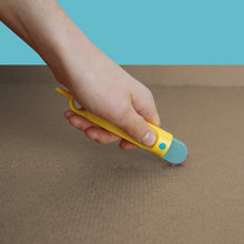 Load image into Gallery viewer, Makedo Fold Roller Tool Spotty Dot Toys
