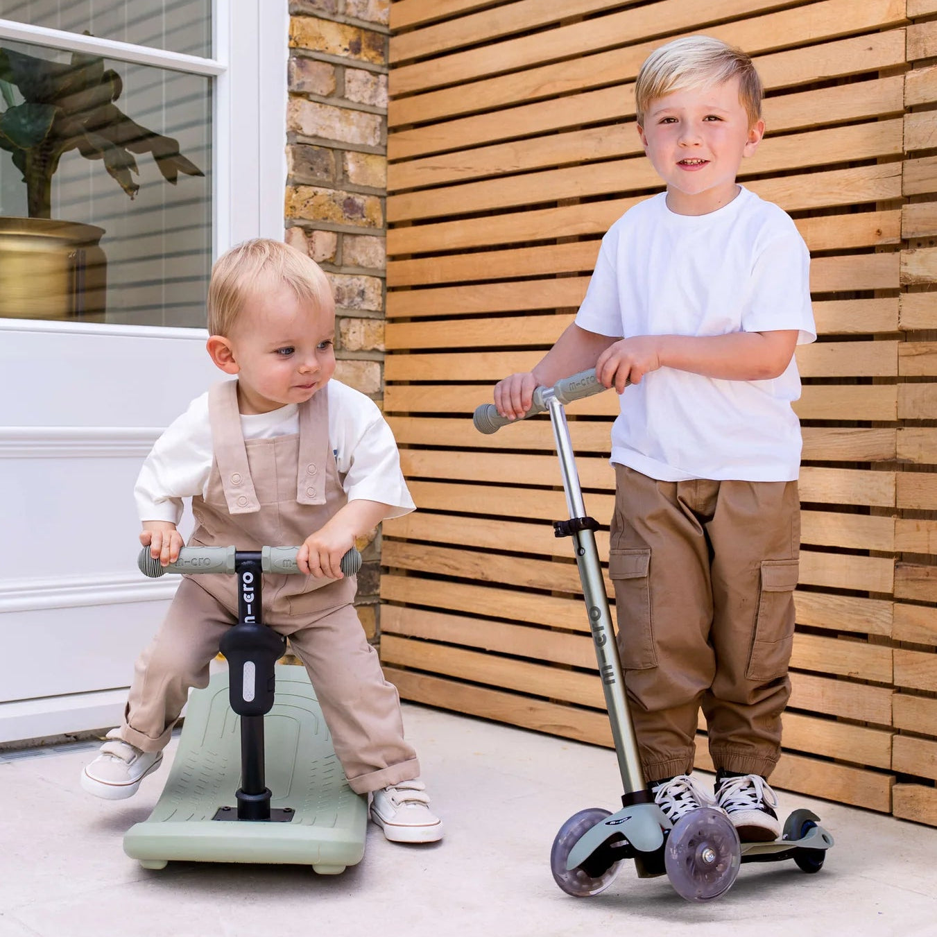 Micro Rock & Go 6-in-1 Mini Deluxe LED 3 Wheel Scooter Olive Sage Spotty Dot Toys