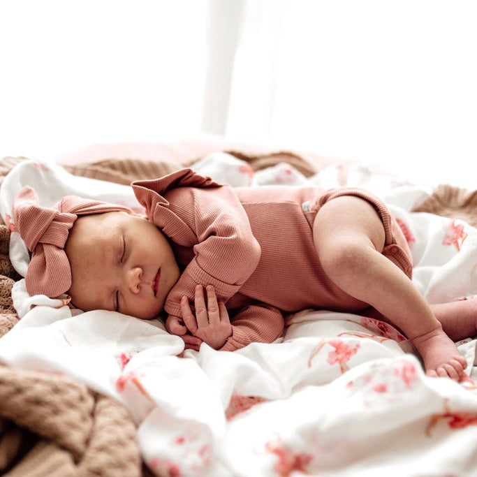 Snuggle Hunny - Bodysuit Rose Newborn - Spotty Dot AU
