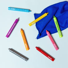 Load image into Gallery viewer, Bath Crayons - Spotty Dot AU
